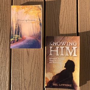 5 FOR $25. SET OF 2 DEVOTIONAL BOOKS